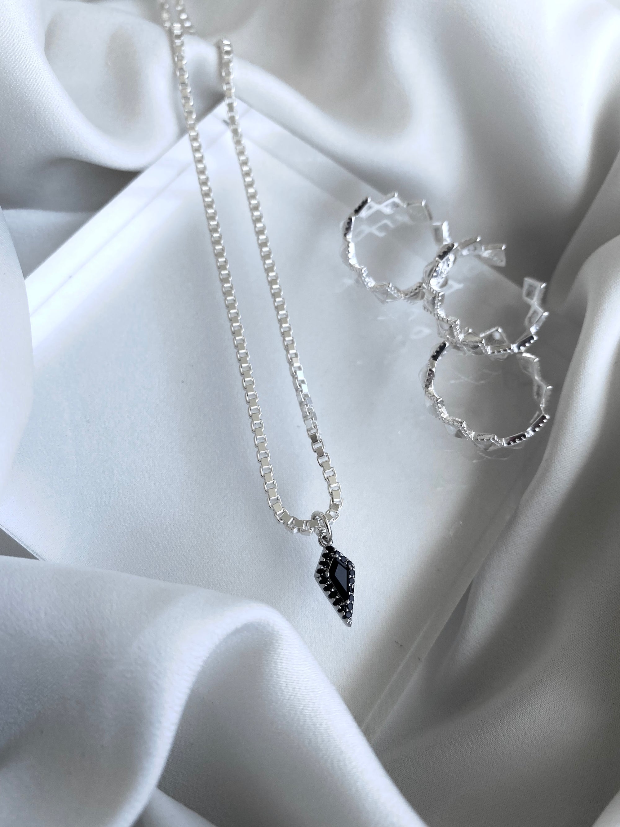 שרשרת LEE- BLACK